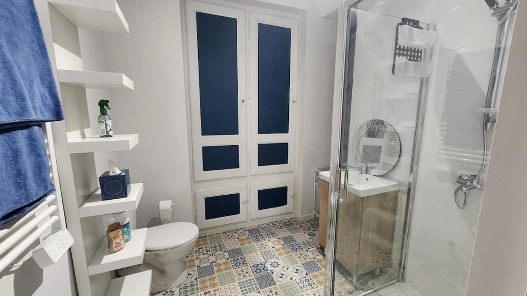 Photo of Bathroom in Sille-le-Guillaume