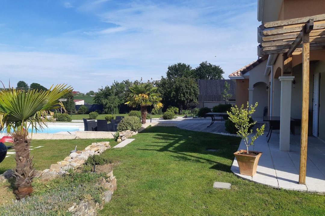 Photo of Others in Yvre-l'Eveque