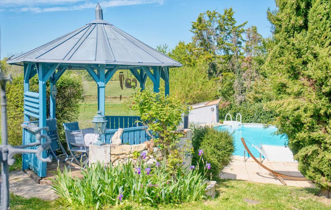 Photo of Others in Bosset