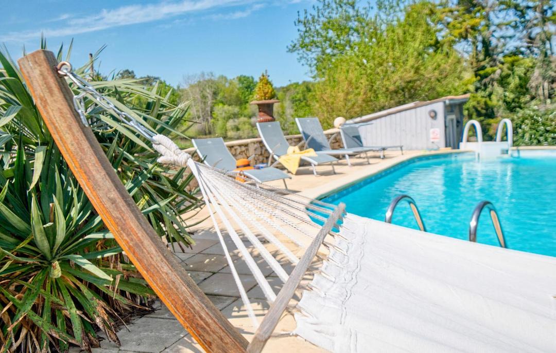 Photo of Others in Bosset