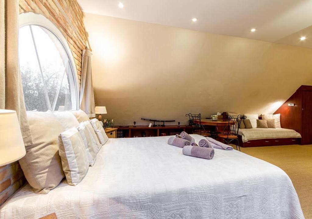 Photo of Bedroom in Plumergat