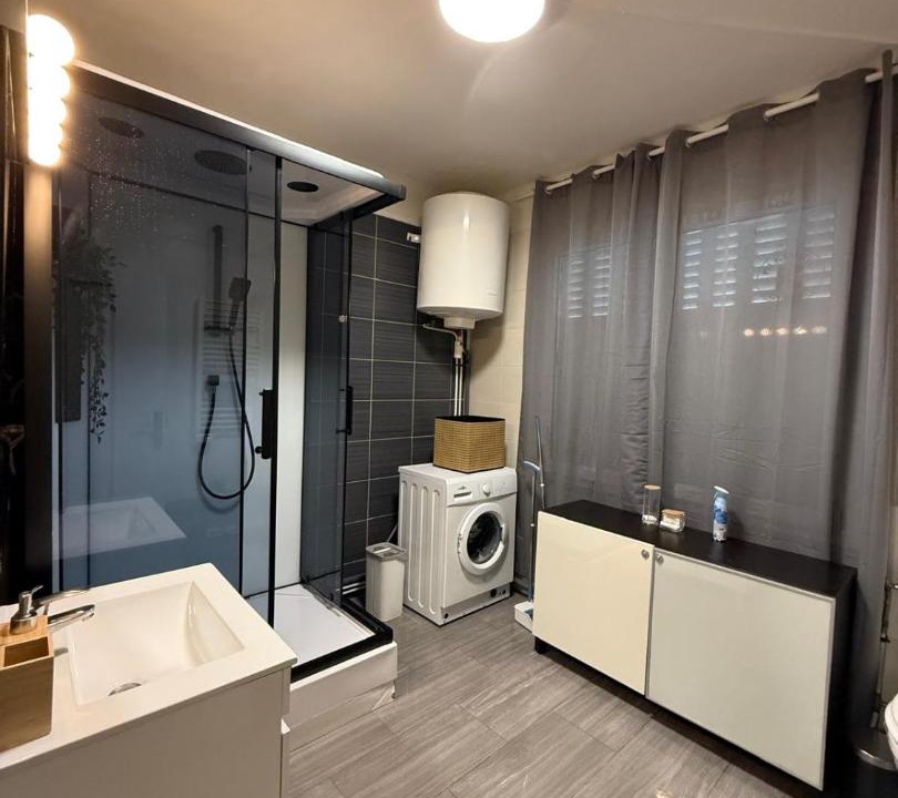Photo of Bathroom in Cachan