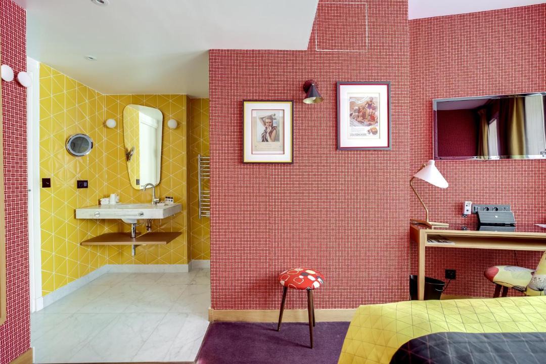 Photo of Others in Saint-Germain-des-Pres