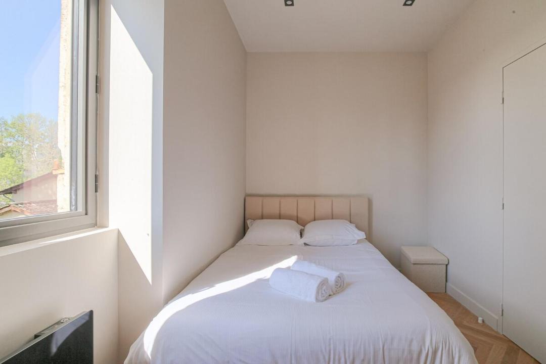 Photo of Bedroom in Ecully