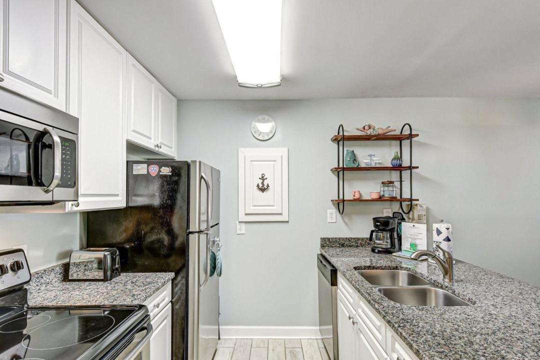Photo of Kitchen in Jekyll Island