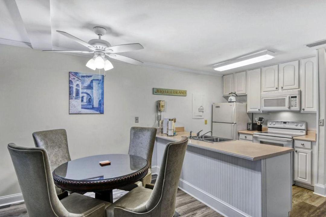 Photo of Kitchen in Jekyll Island