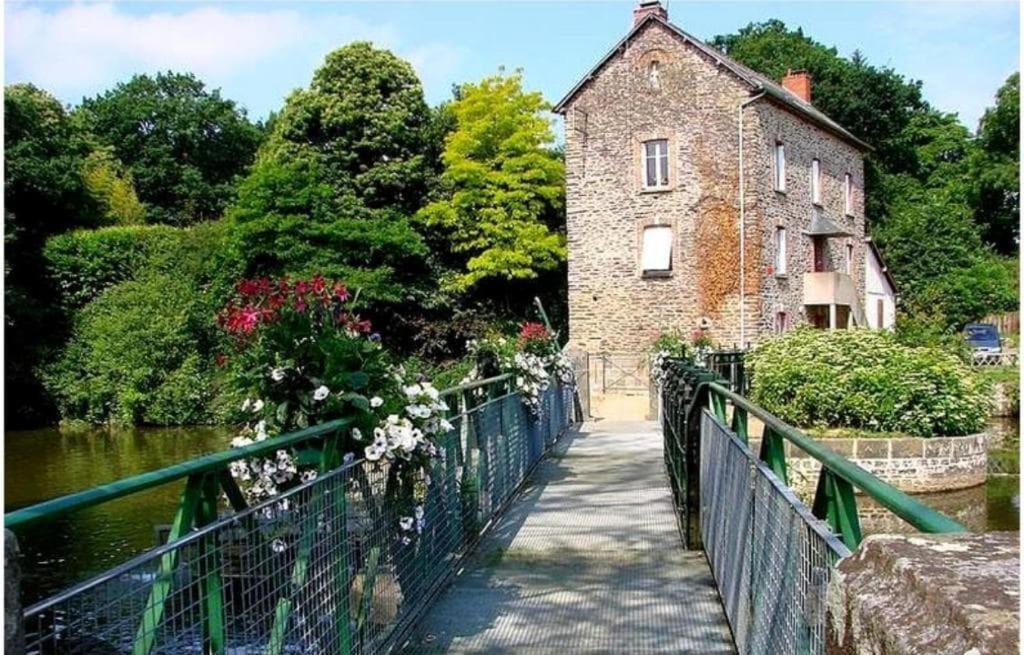 Photo of Others in Saint-Gregoire