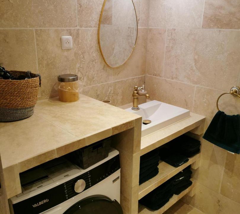 Photo of Bathroom in Anneyron