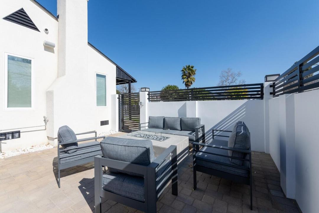 Photo of Patio Balcony in Van Nuys