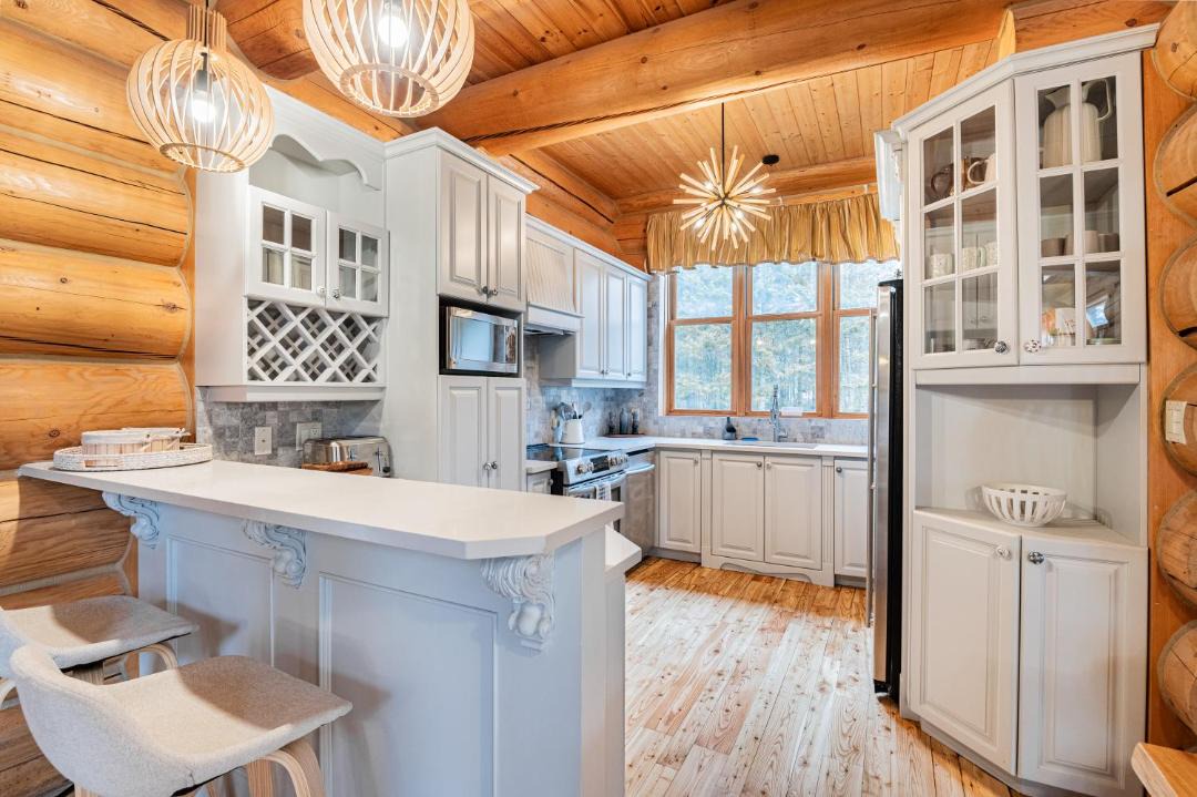 Photo of Kitchen in Fiddler Lake Resort