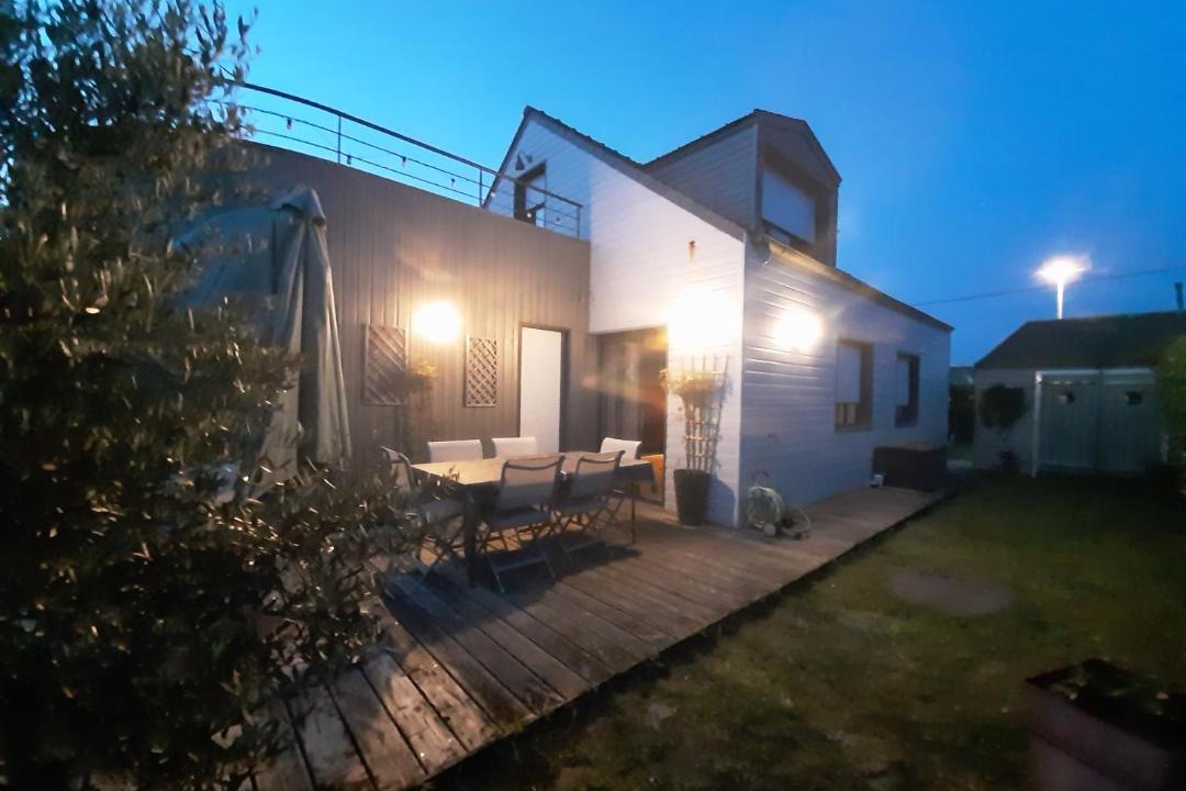 Photo of Others in Primelin