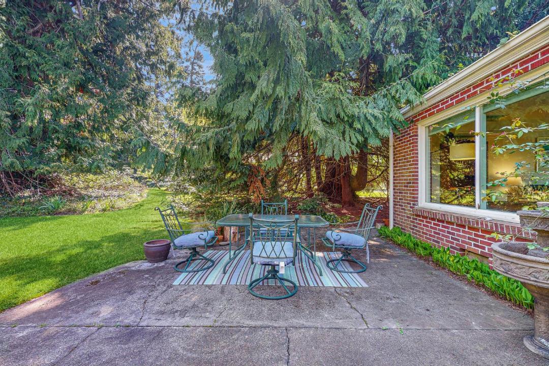 Photo of Others in Freeland