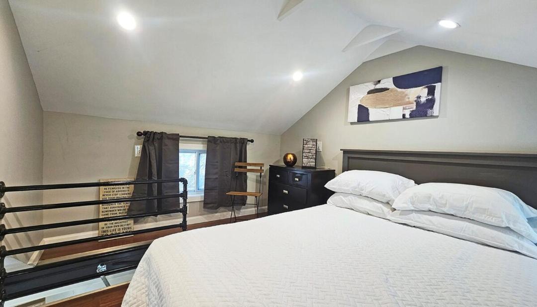 Photo of Bedroom in Forest Park