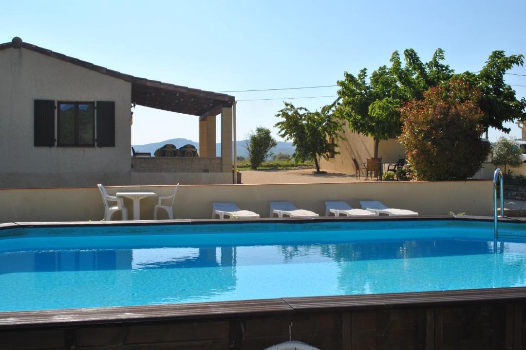 Photo of Outdoor in Banne