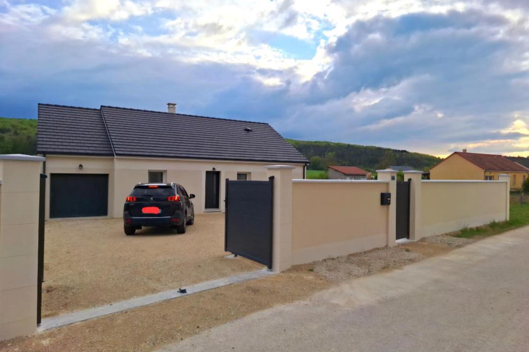 Photo of Others in Neuville-sur-Seine