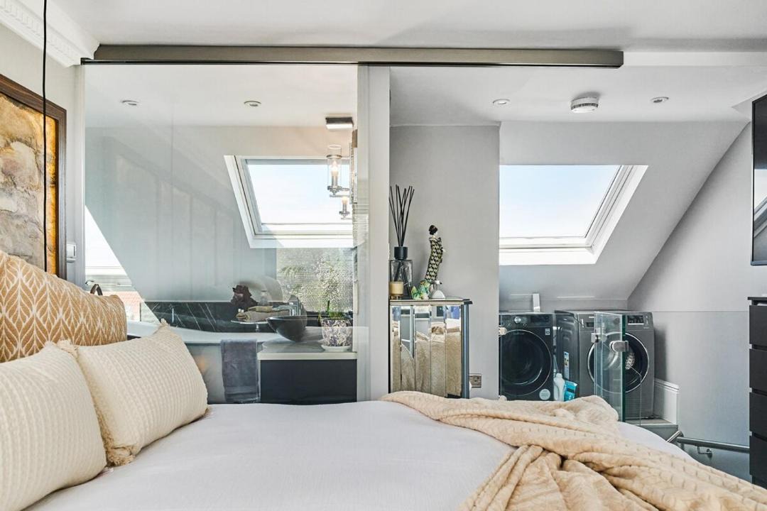 Photo of Others in Knight's Hill