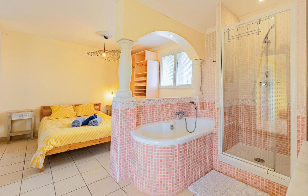 Photo of Bathroom in Marseillan