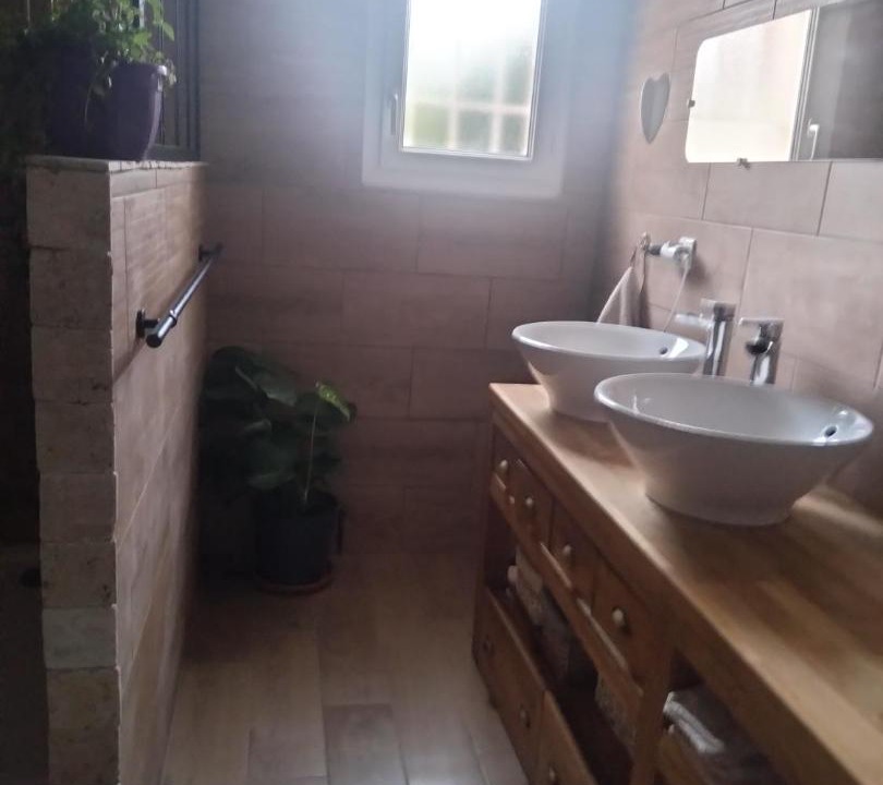 Photo of Bathroom in Teloche