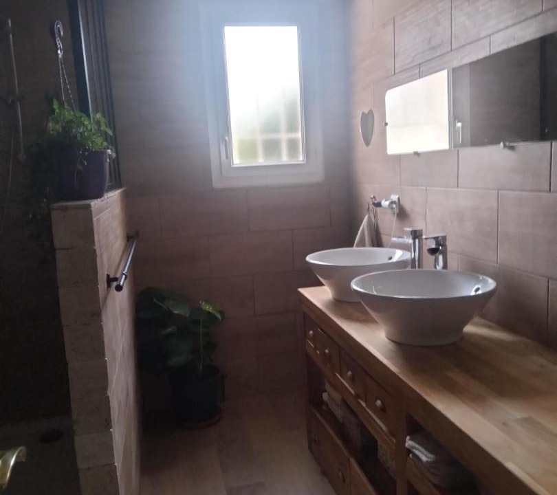 Photo of Bathroom in Teloche