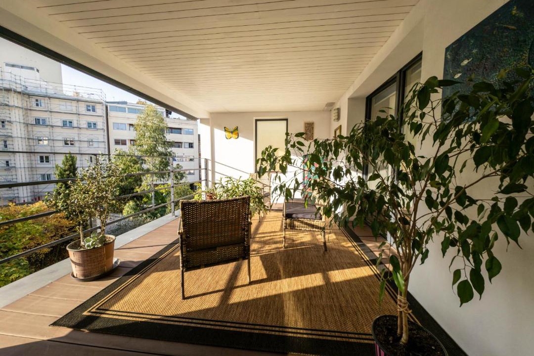Photo of Patio Balcony in Republique–Point-du-Jour