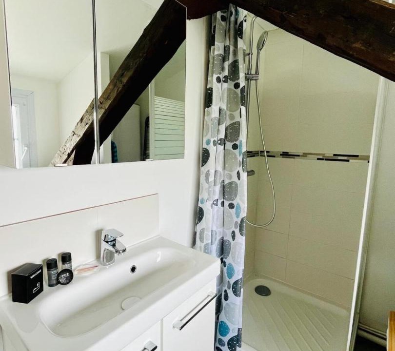 Photo of Bathroom in Montivilliers