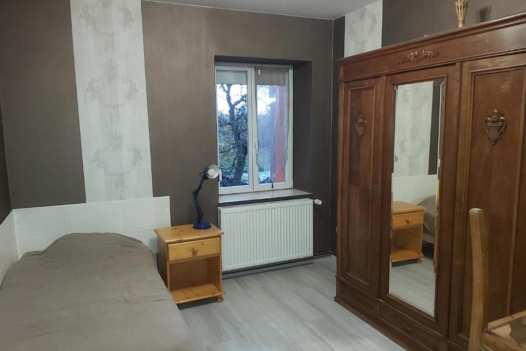 Photo of Others in Bust