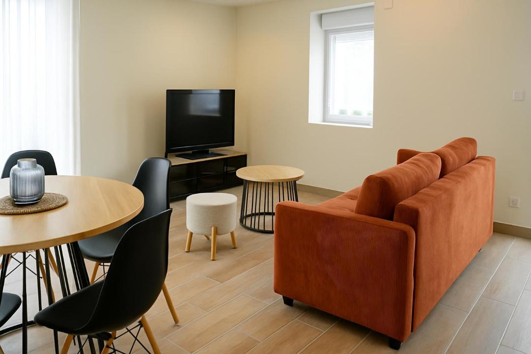 Photo of Livingroom in Yvre-l'Eveque