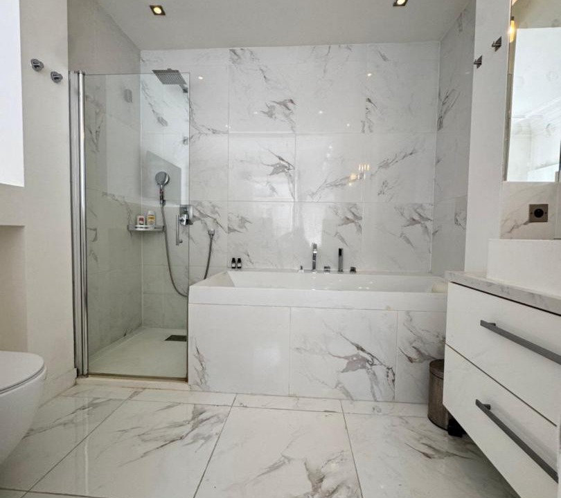 Photo of Bathroom in Porte-Dauphine
