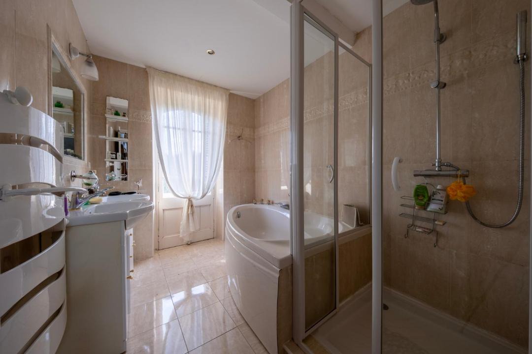 Photo of Bathroom in Saverdun