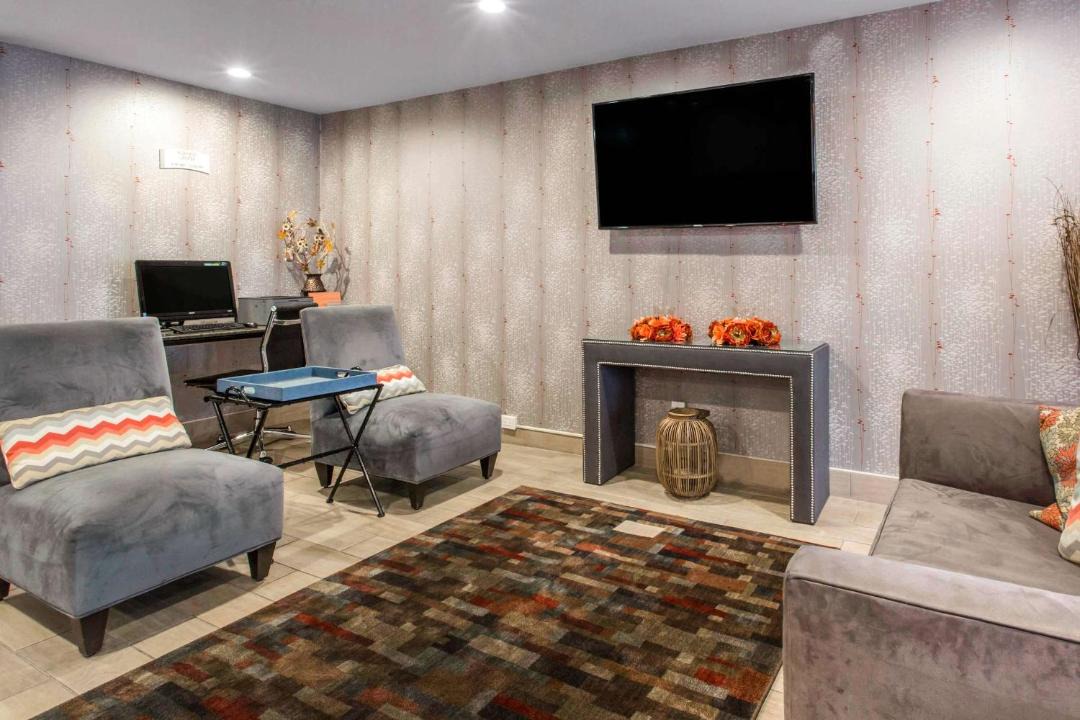 Photo of Livingroom in West Springfield