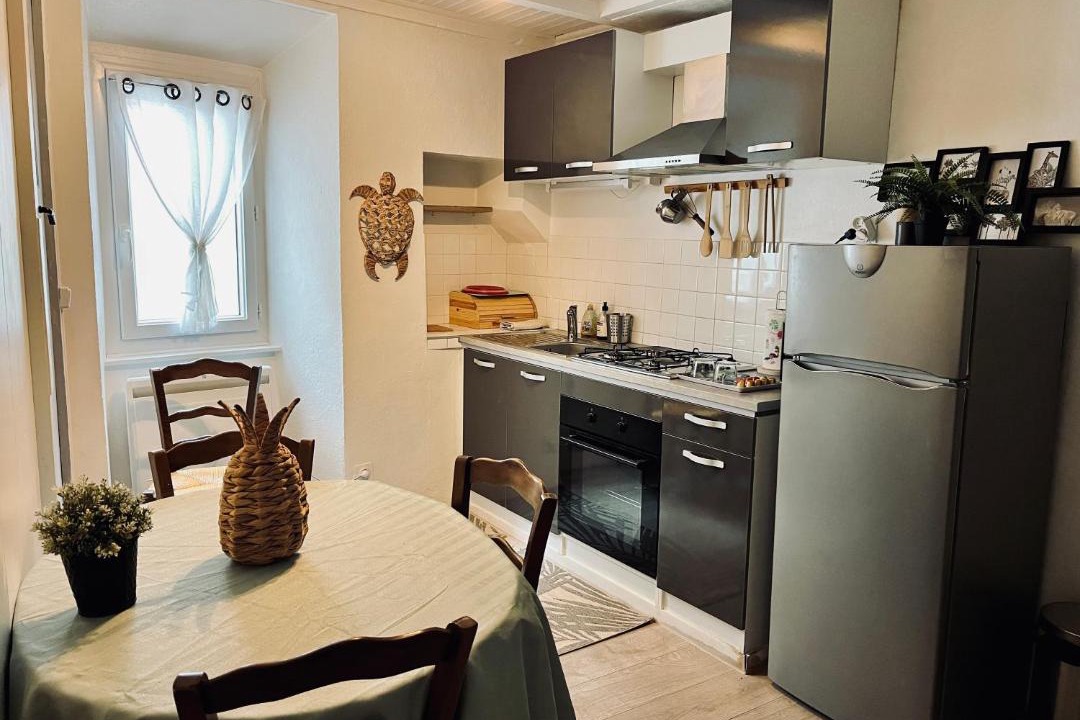 Photo of Kitchen in Saint-Nazaire-le-Desert