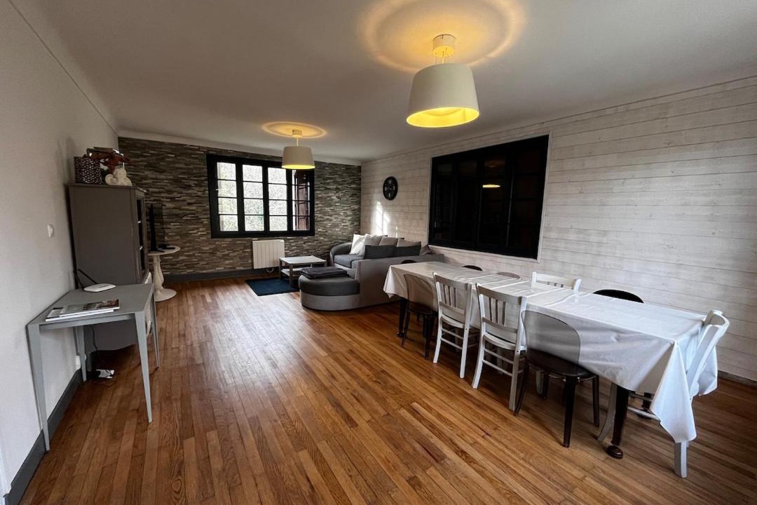 Photo of Others in Lalandusse