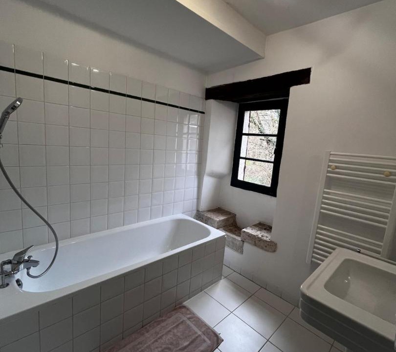 Photo of Bathroom in Lalandusse