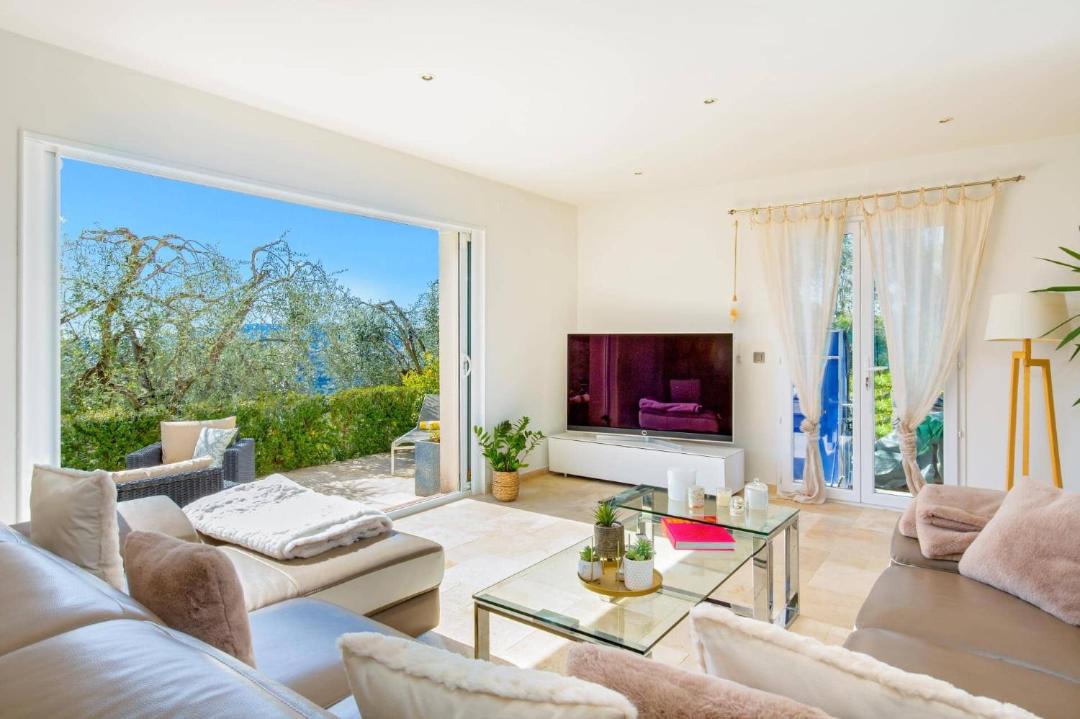 Photo of Others in Cabris