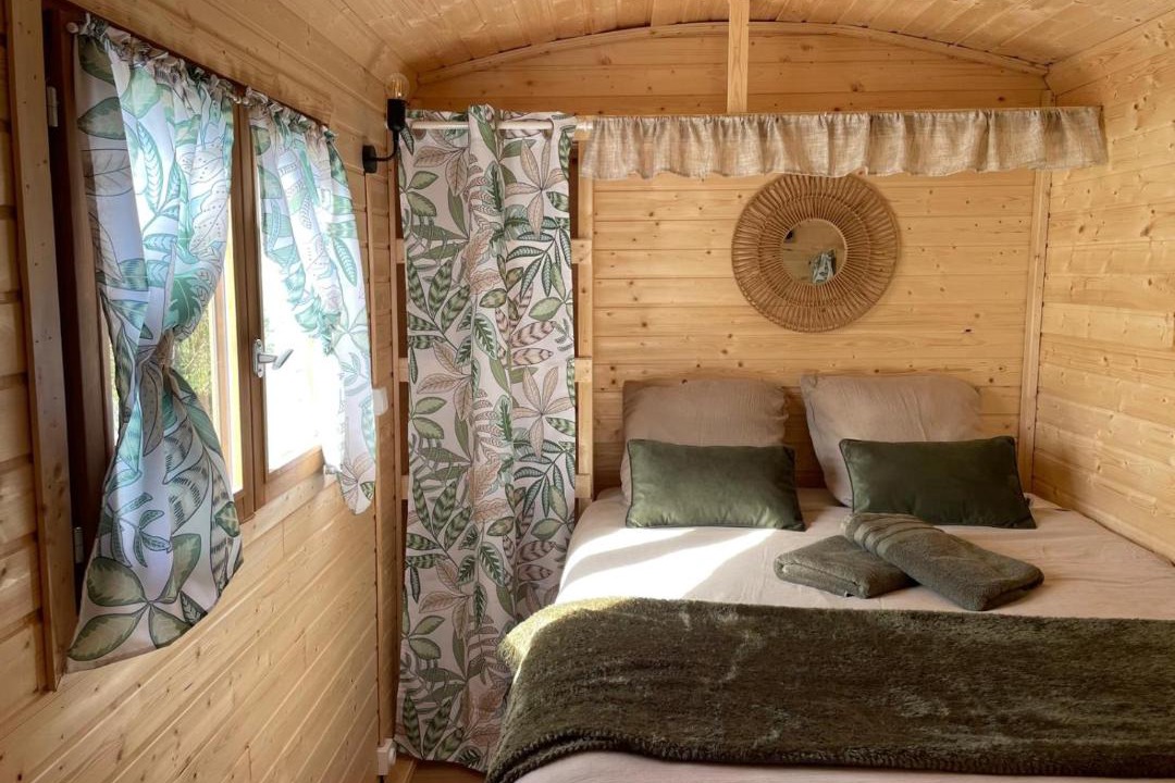 Photo of Bedroom in Bourg-de-Bigorre