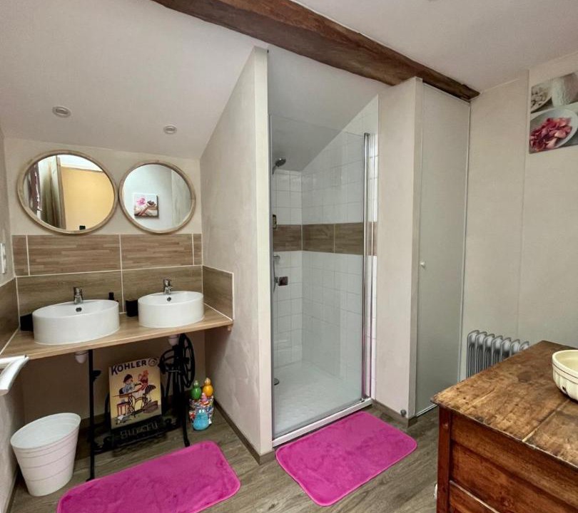 Photo of Others in Montans