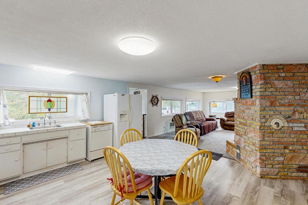 Photo of Kitchen in Winchester Bay