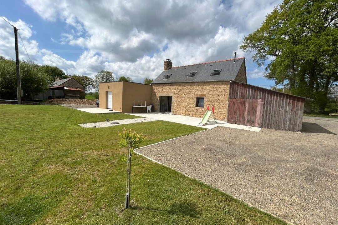 Photo of Buildings in Saint-Ouen-des-Alleux