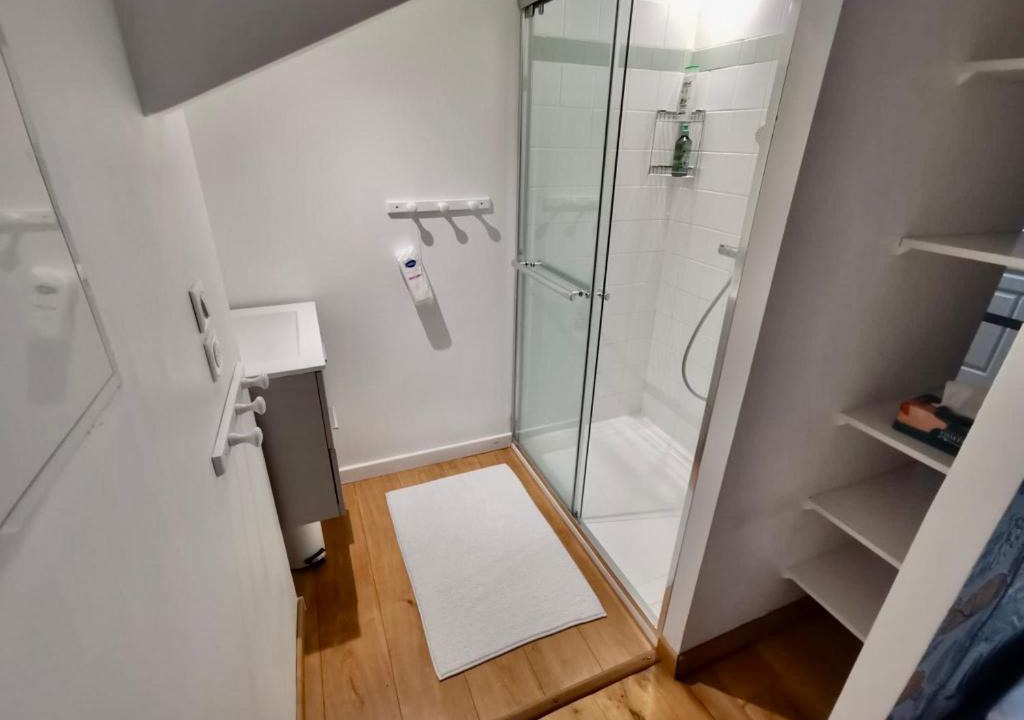 Photo of Bathroom in Sauveterre-Saint-Denis