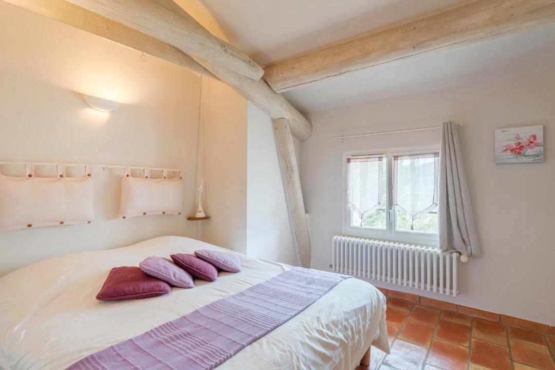 Photo of Bedroom in Simiane-la-Rotonde