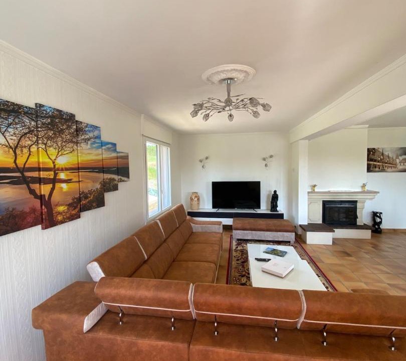 Photo of Livingroom in Boulot