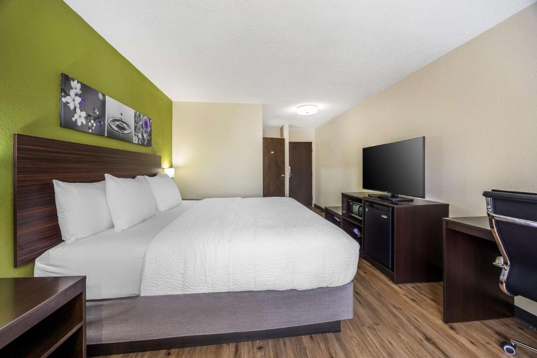 Photo of Bedroom in Salina