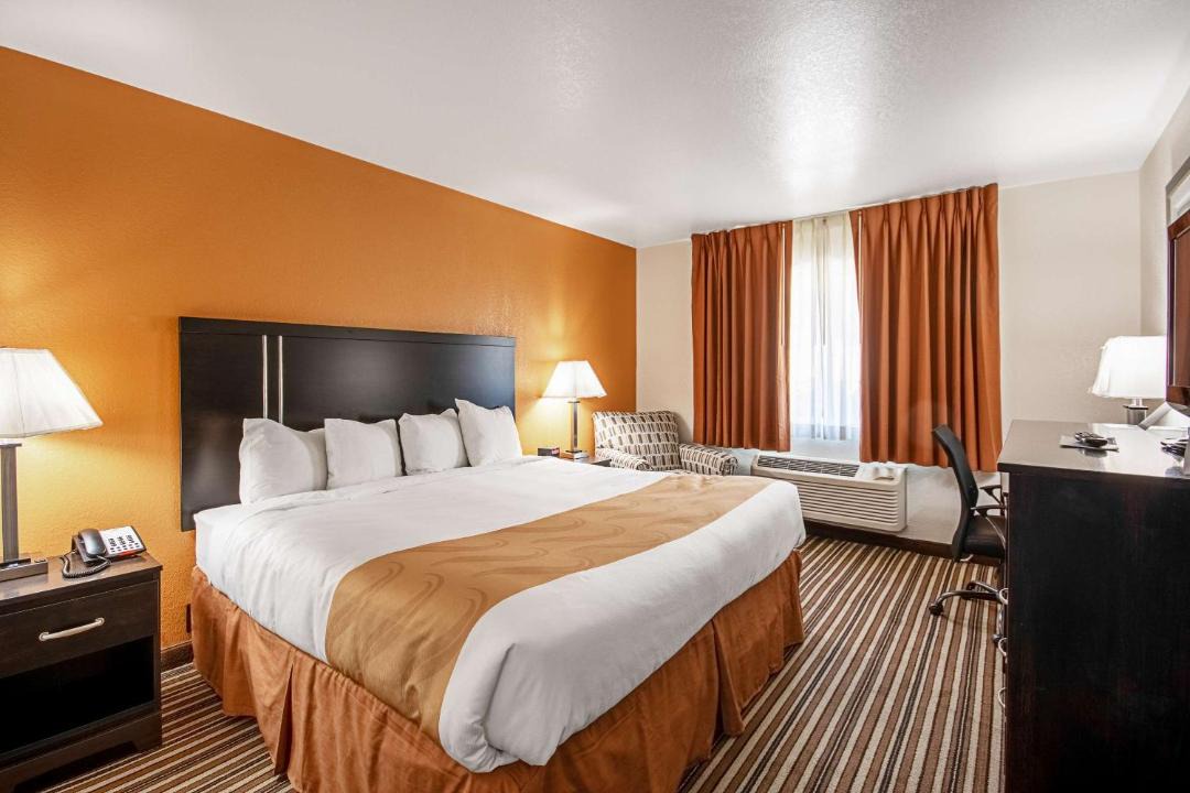 Photo of Bedroom in Dodge City