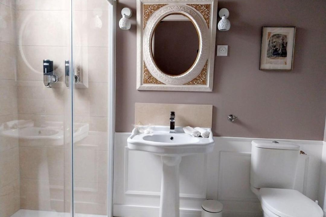 Photo of Bathroom in Saint-Laurent-des-Autels