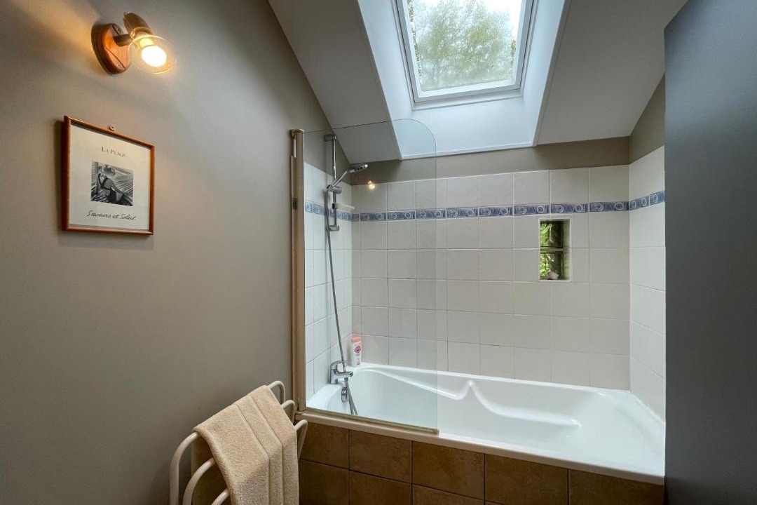Photo of Bathroom in Dureil