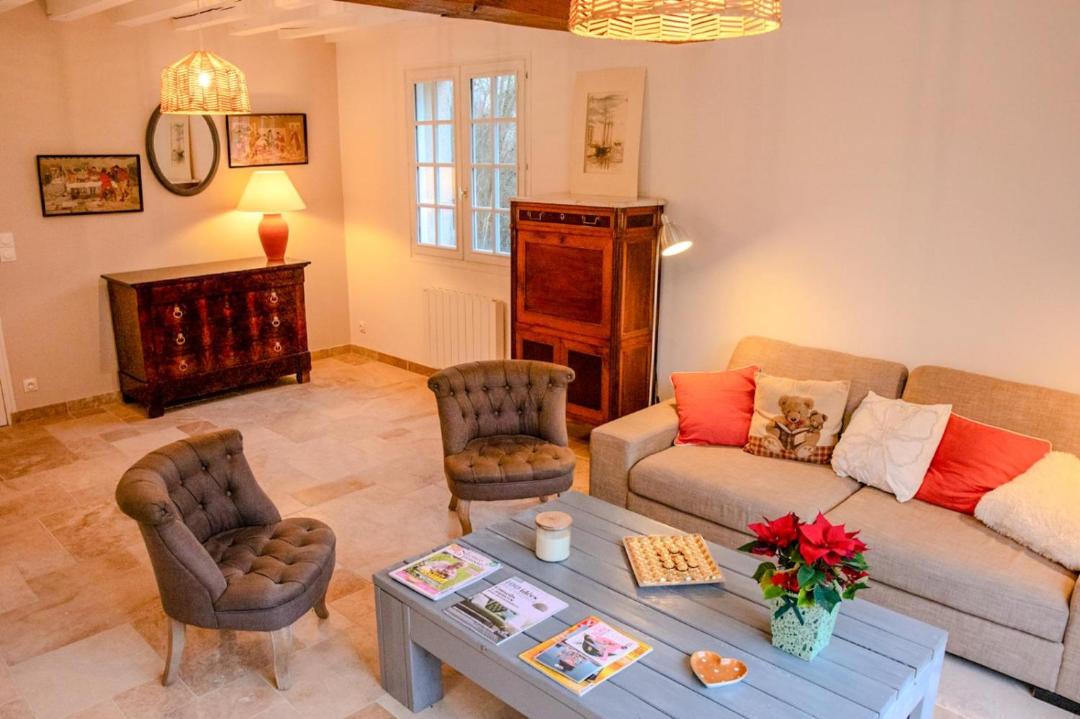 Photo of Livingroom in Male