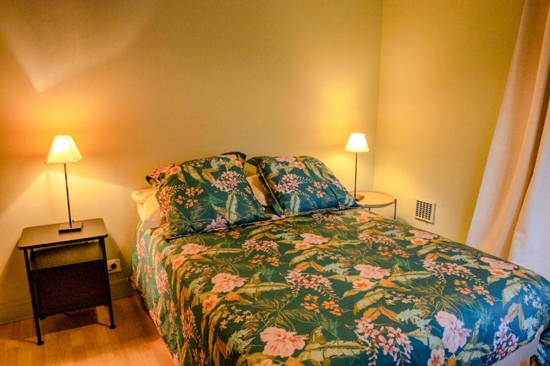 Photo of Bedroom in Male