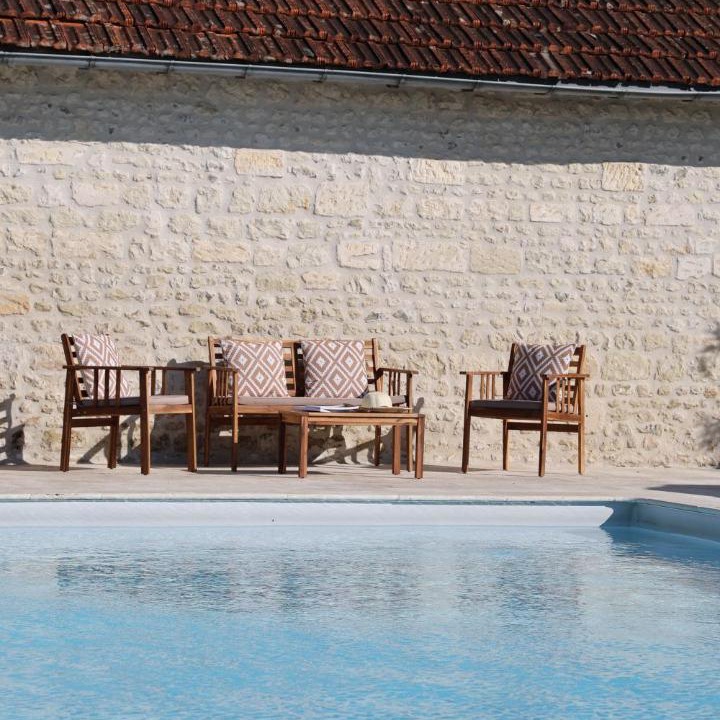 Photo of Others in Reaux