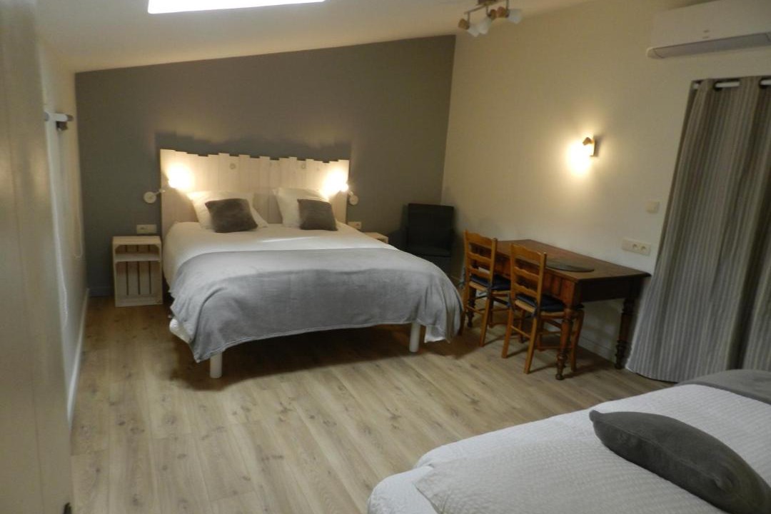 Photo of Bedroom in Perouges