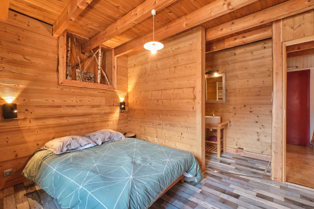 Photo of Others in Besse